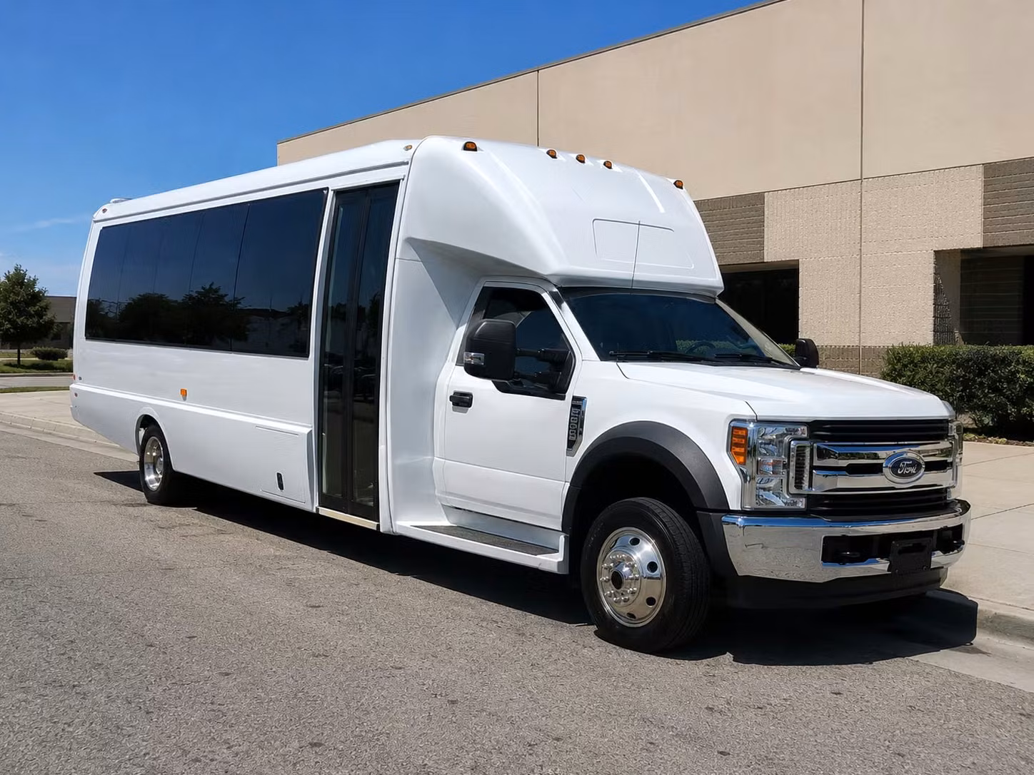minibus and shuttle rentals for mississippi veterans memorial stadium events